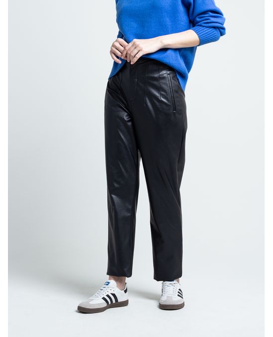 Pantalón estilo cuero