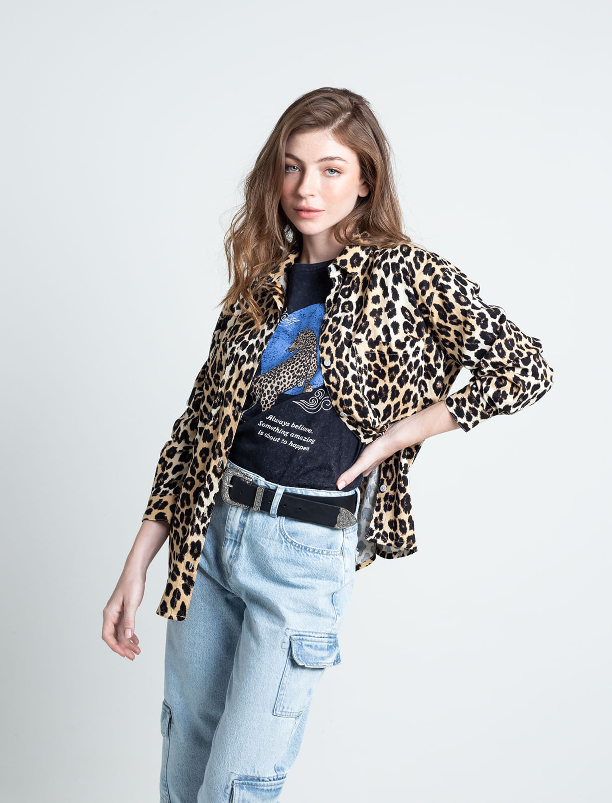 Camisa con estampado de animal print