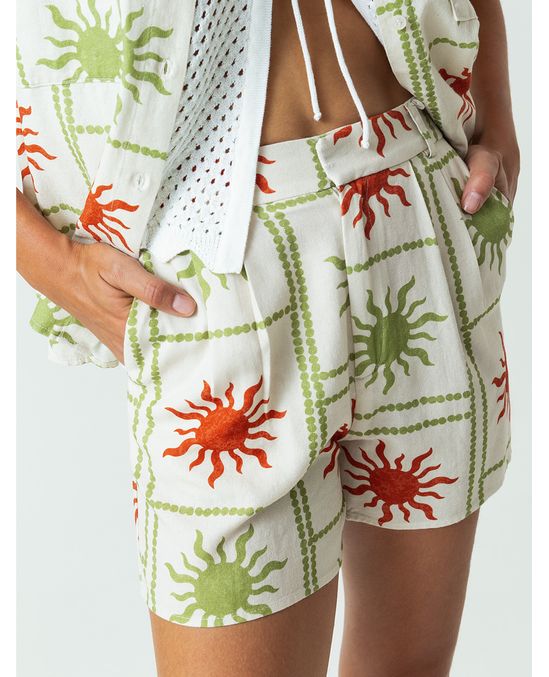 Short estampado amplio