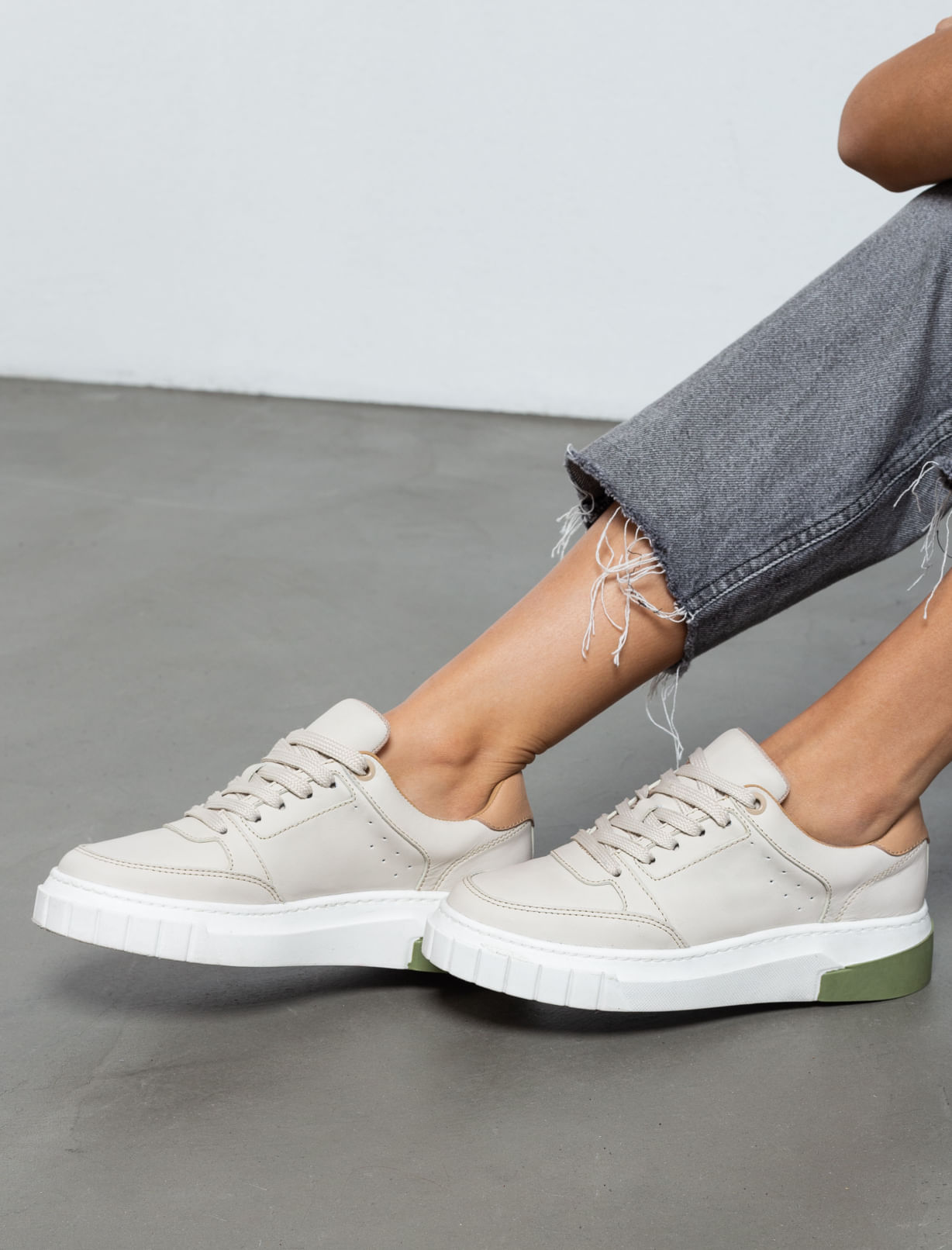 Tenis de suela alta