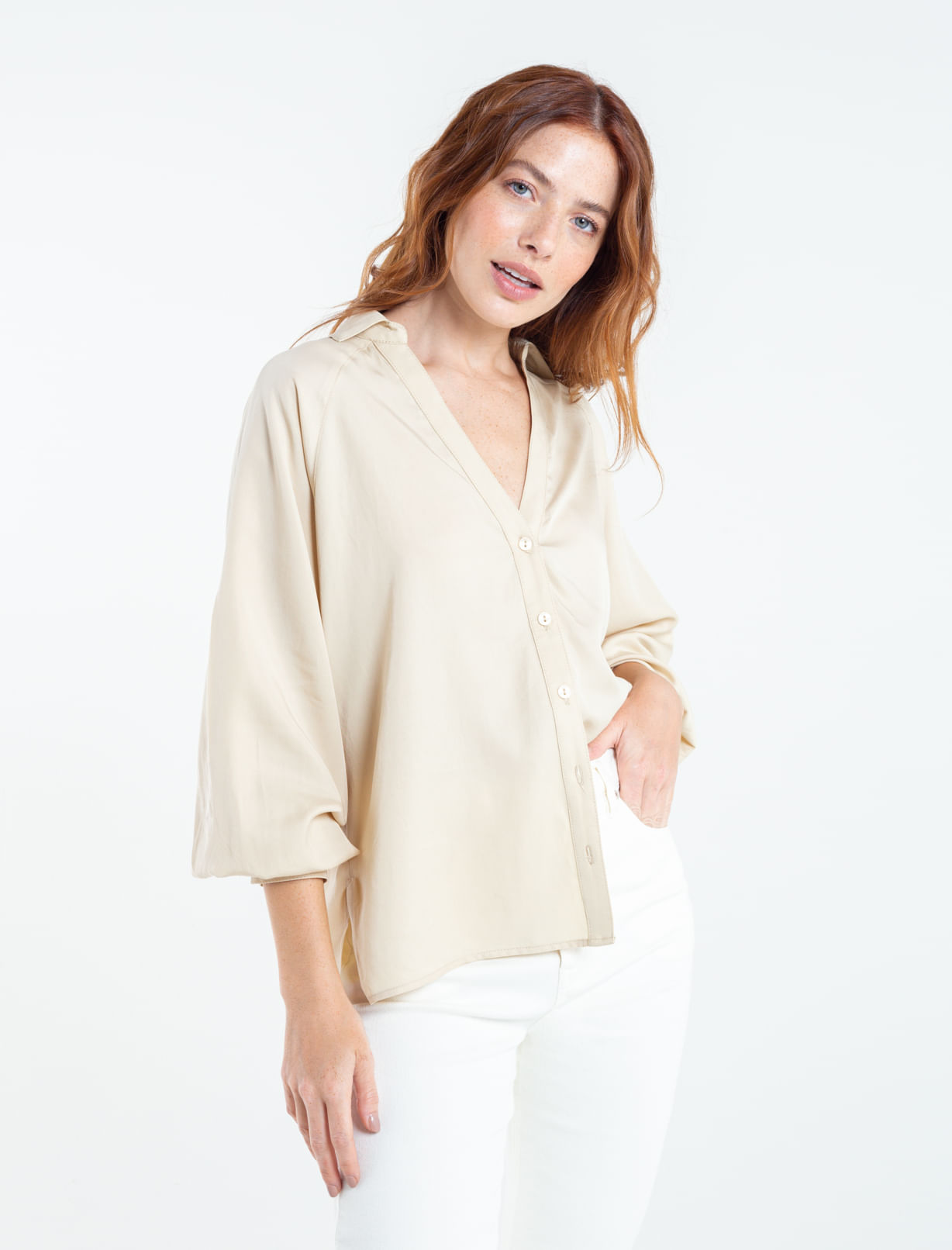 Camisa con escote en V