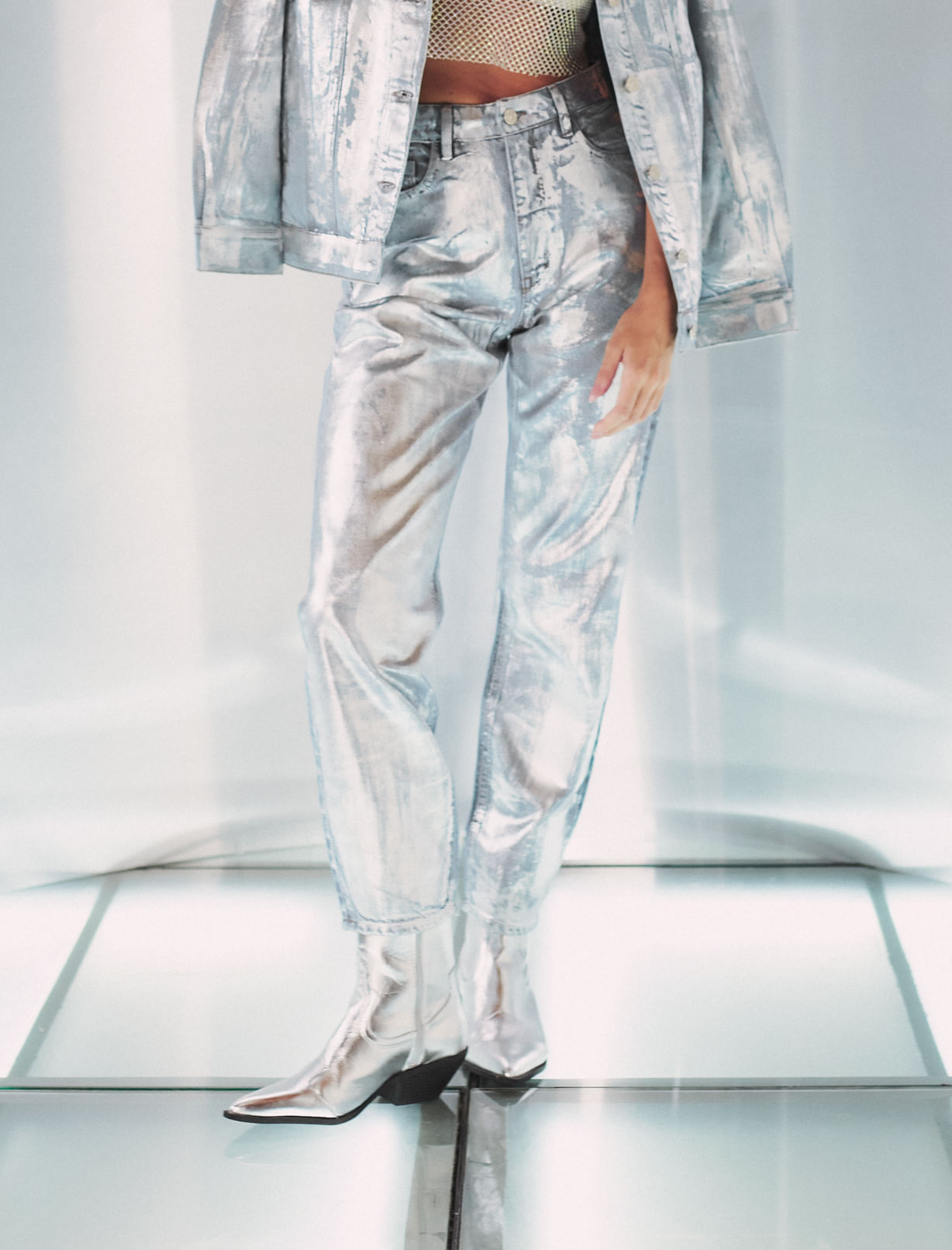 Jean con efecto brillo