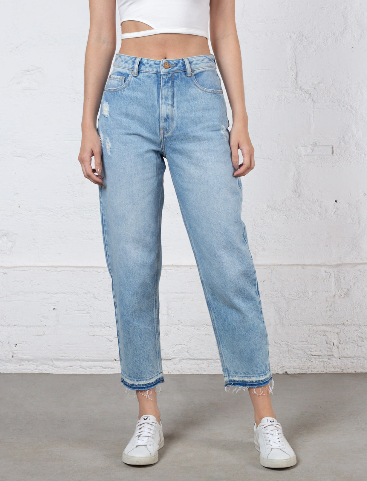 Jean fit Slouchy con desgastes frontales