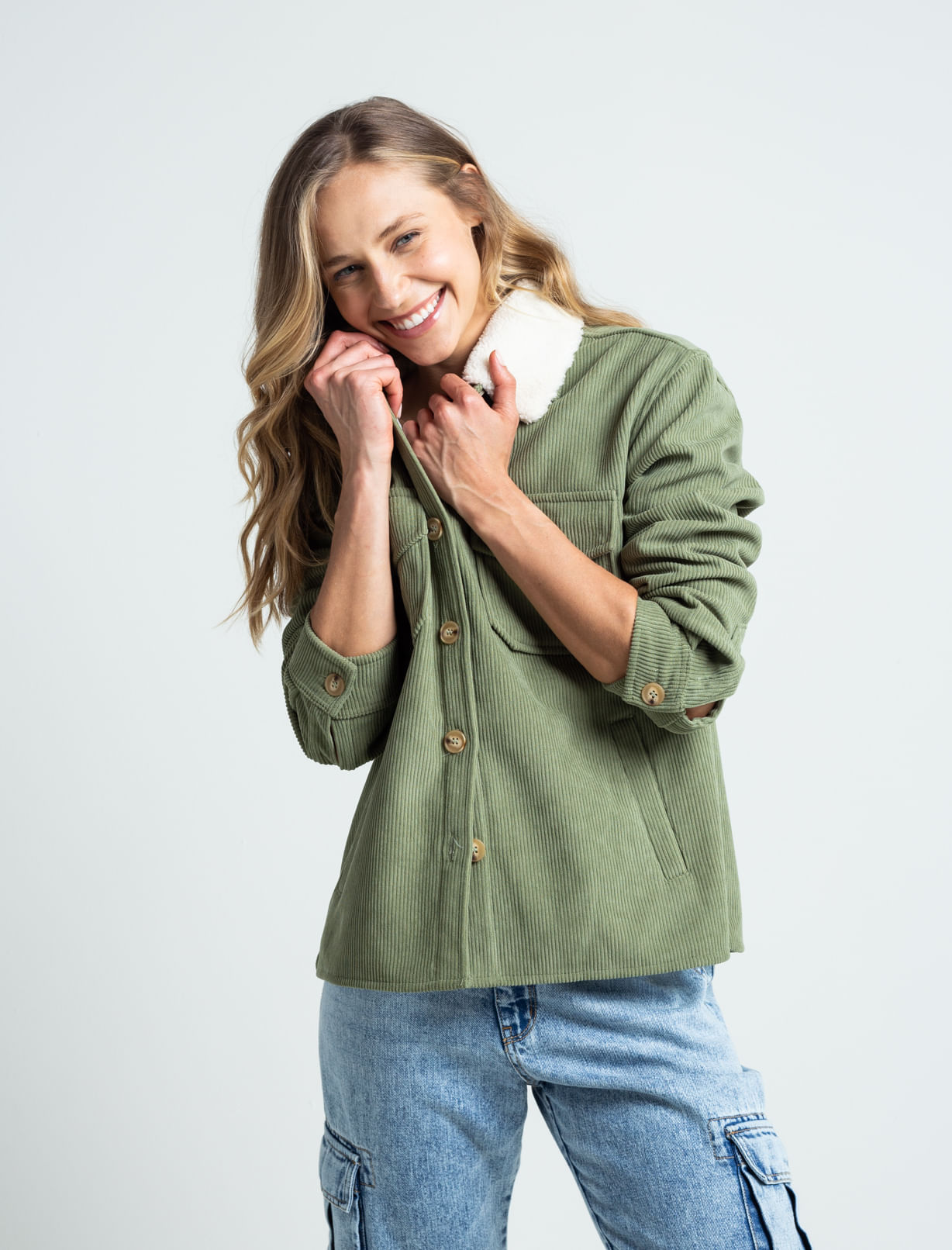 Chaqueta con cuello afelpado