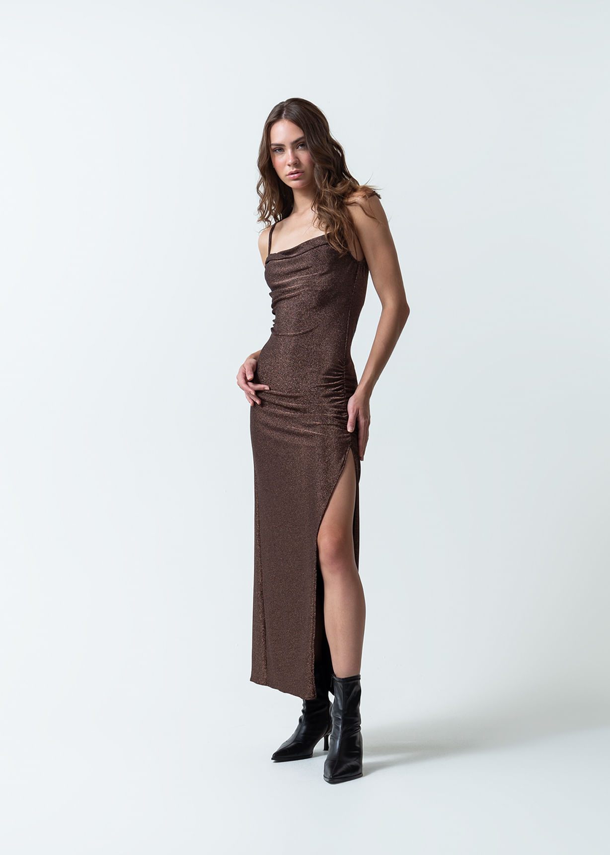 Vestido con abertura lateral