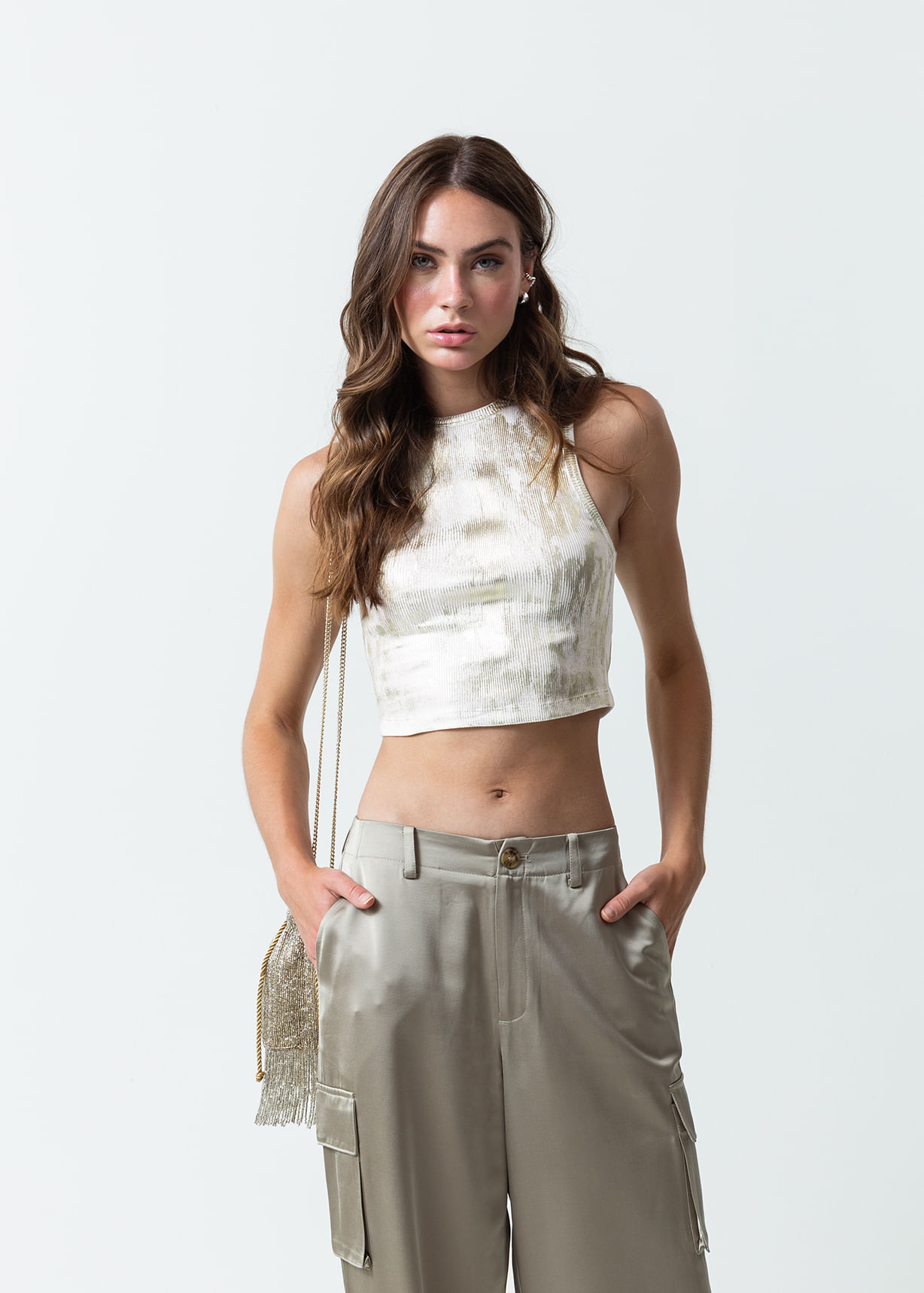 Camiseta crop tipo esqueleto