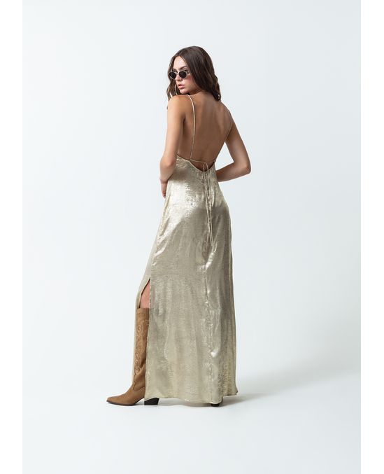 Vestido con espalda descubierta