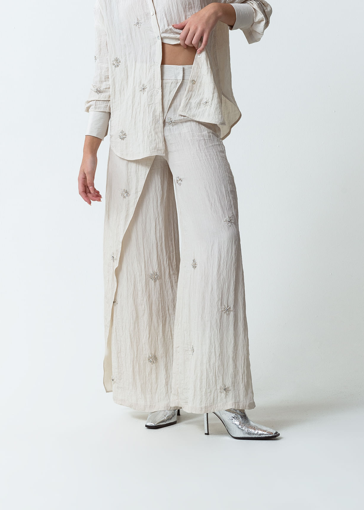 Pantalón de diseño cruzado