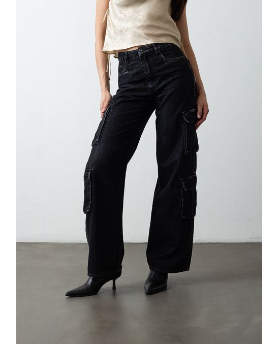 Jean con bolsillos tipo cargo
