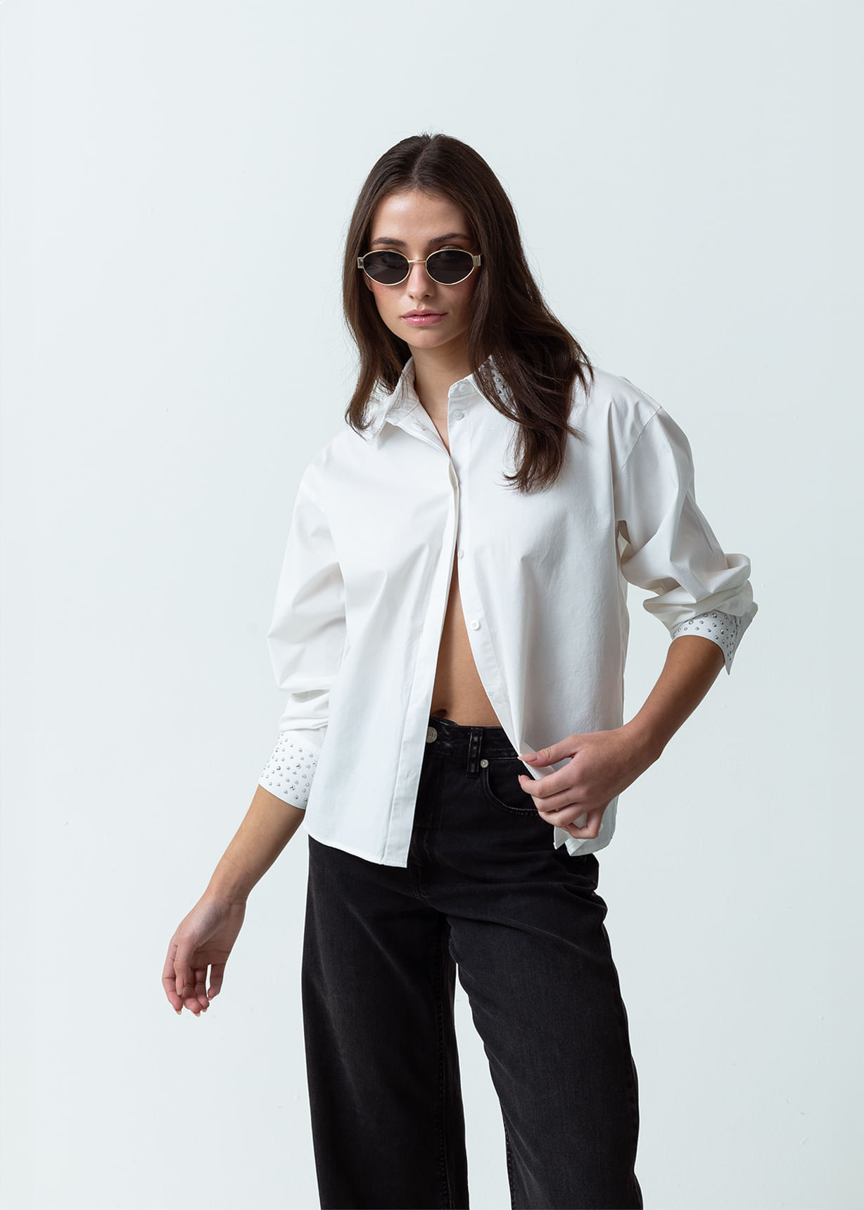 Camisa con apliques brillantes