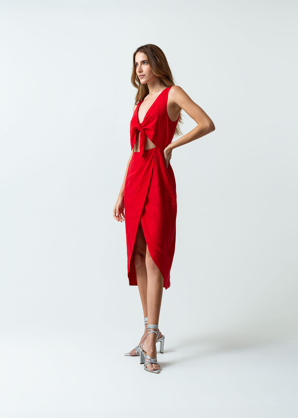 Vestido con detalle anudado en frente