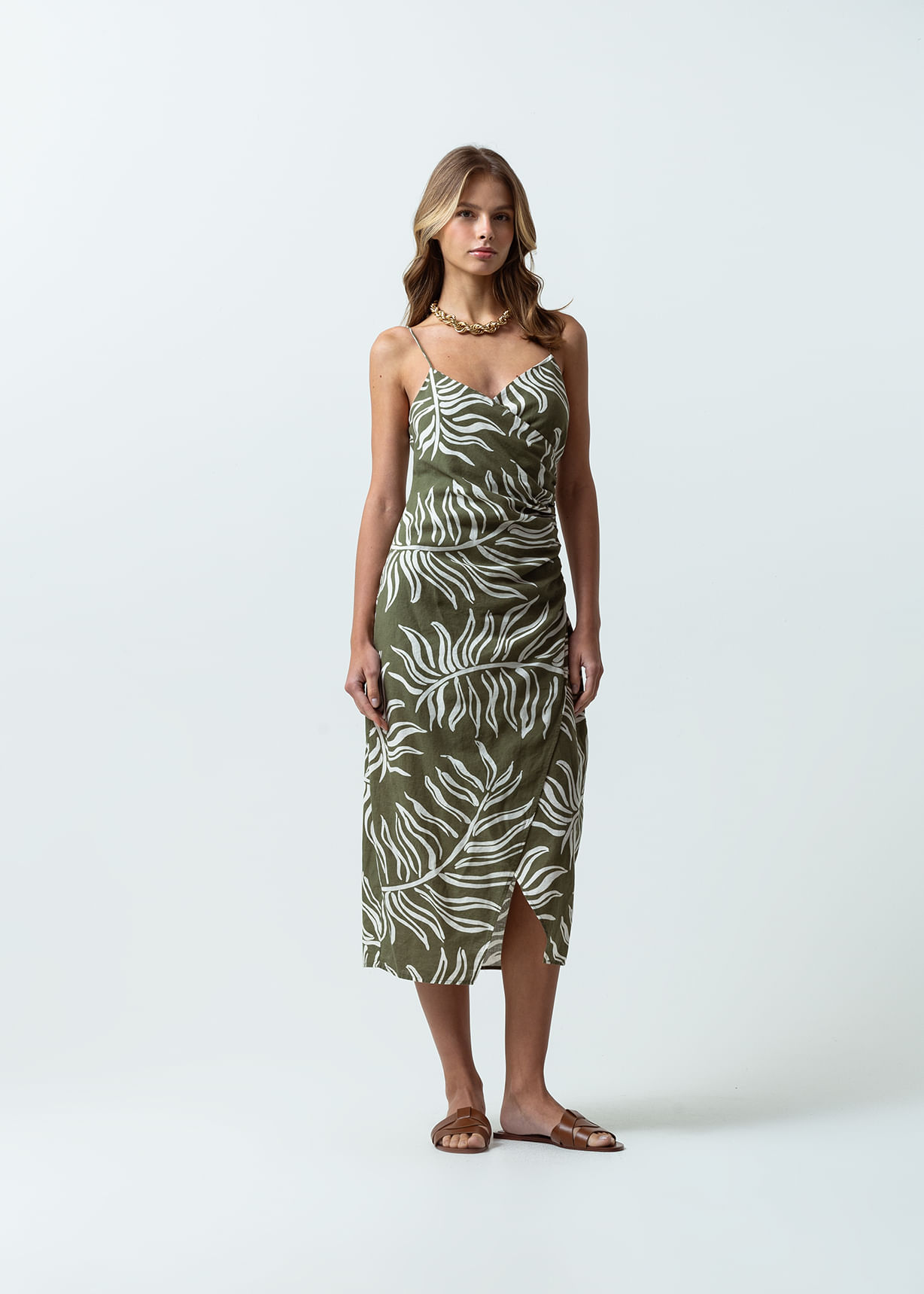 Vestido midi de hojas para el verano