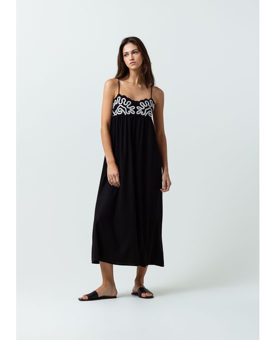 Vestido largo con detalle bordado para los fines de semana