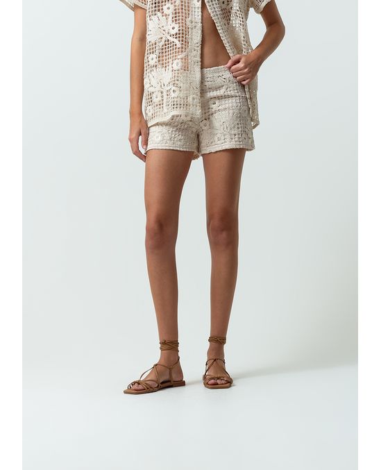 Short con detalles tejidos
