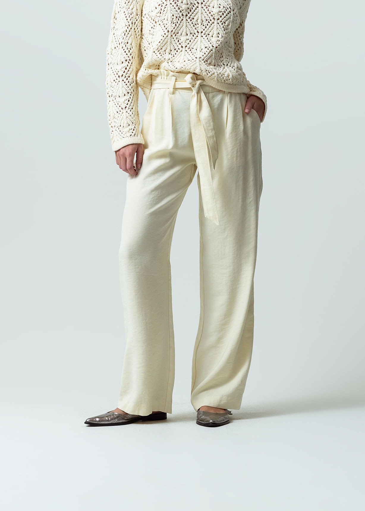 Pantalón Straight tiro alto tipo lino