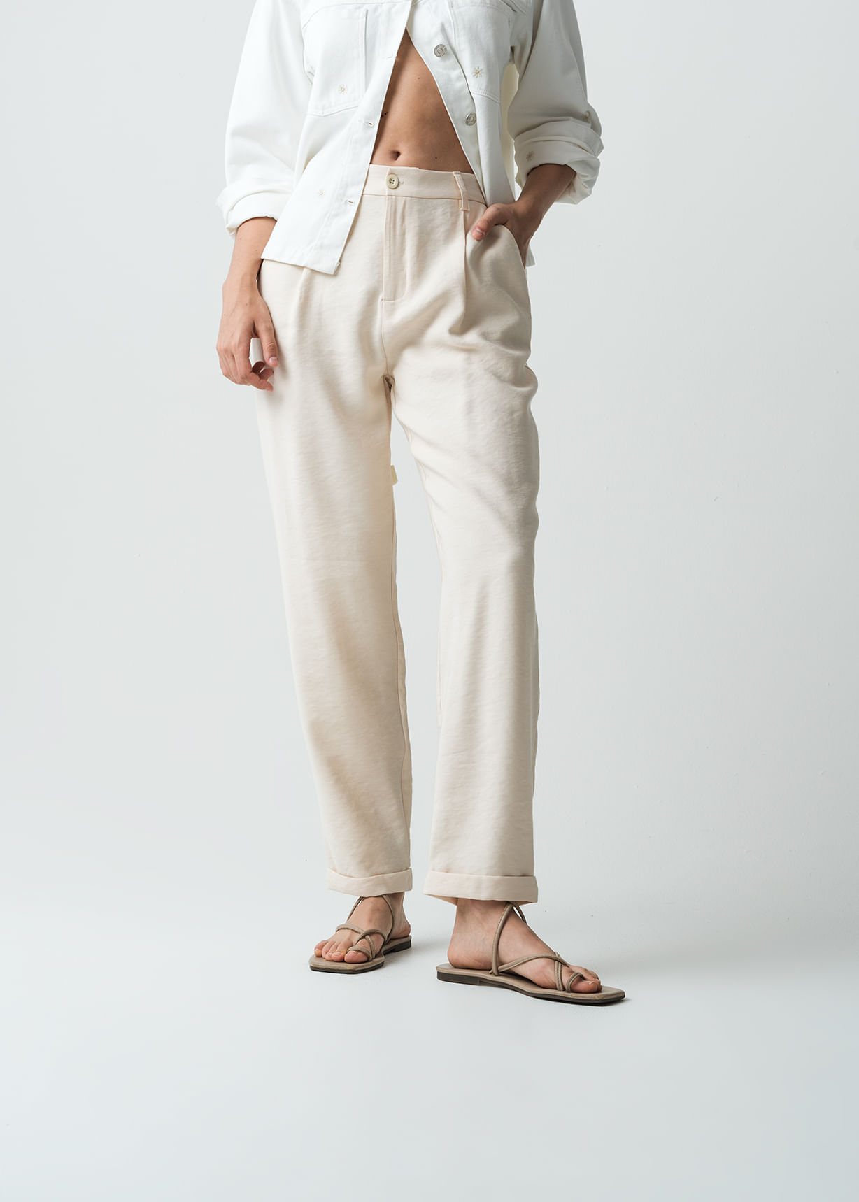 Pantalón Relax tiro alto tipo lino