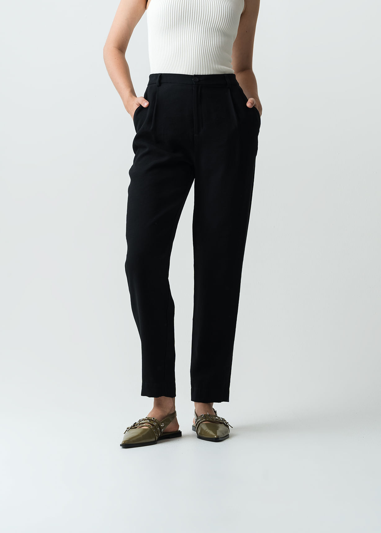 Pantalón Relax tiro alto tipo lino