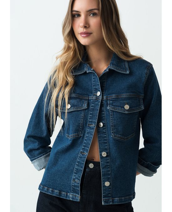 Chaqueta tipo Trucker en denim tono medio