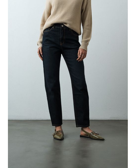 Jean Mom tiro medio tono oscuro