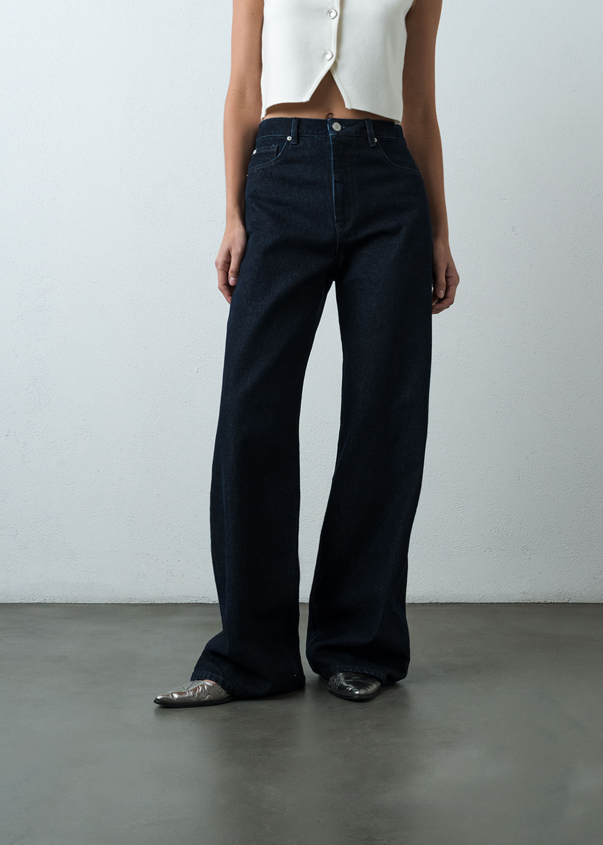 Jean Wide Leg tiro alto tono oscuro