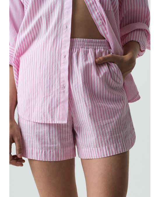 Short de diseño a rayas