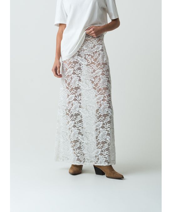 Falda larga con transparencia