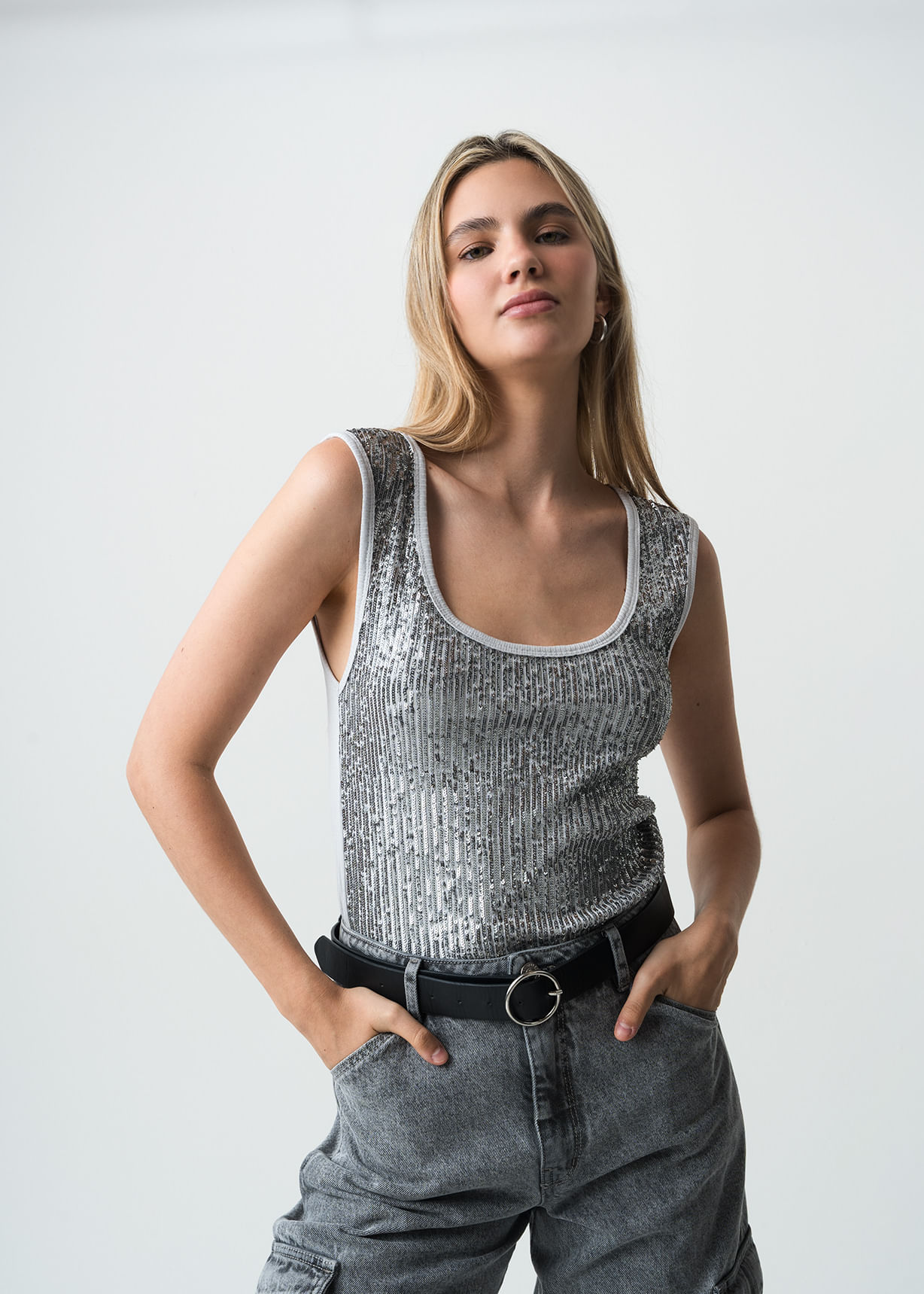 Camiseta manga sisa con lentejuelas
