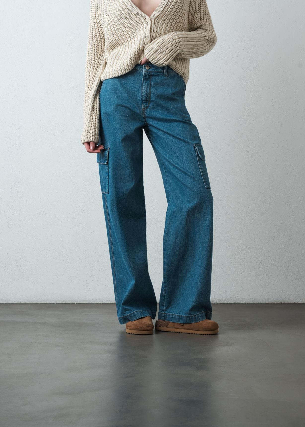 Jean Wide Leg tono medio tipo cargo