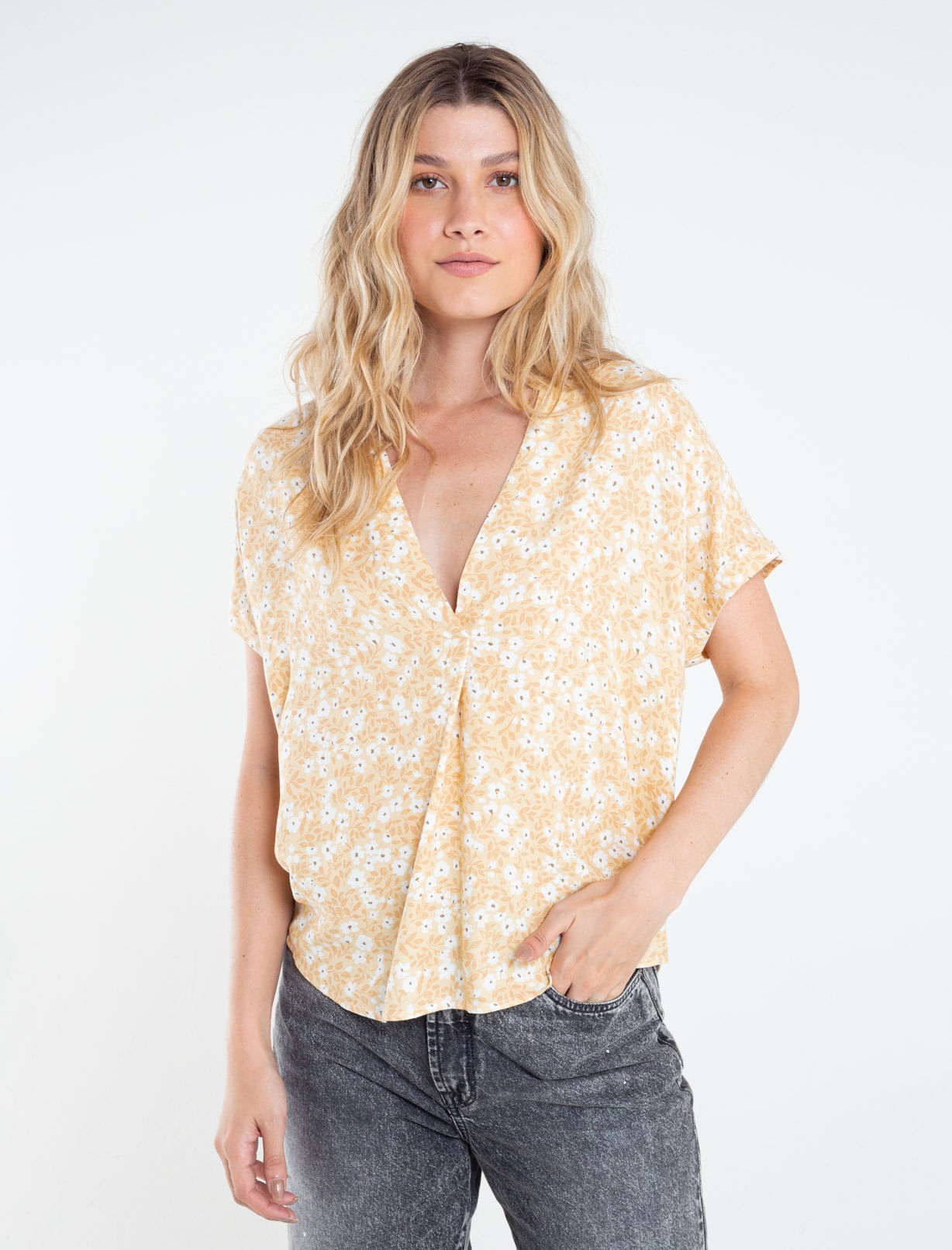 Camisa manga corta de flores