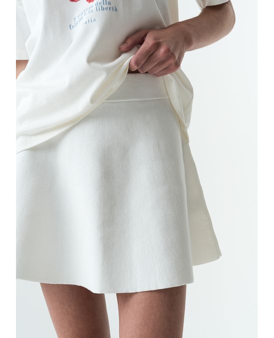 Falda corta tejida