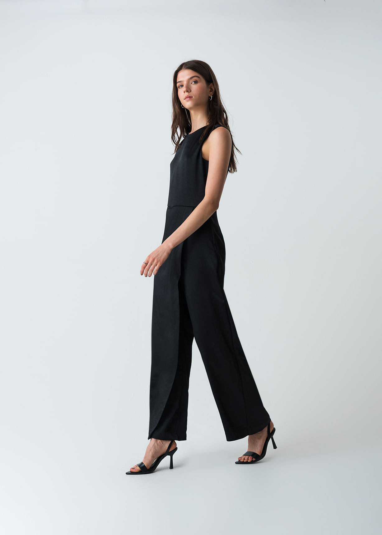 Enterizo con diseño cruzado