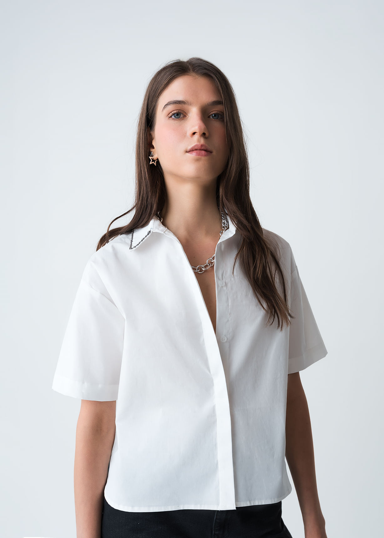 Camisa con bordado brillante