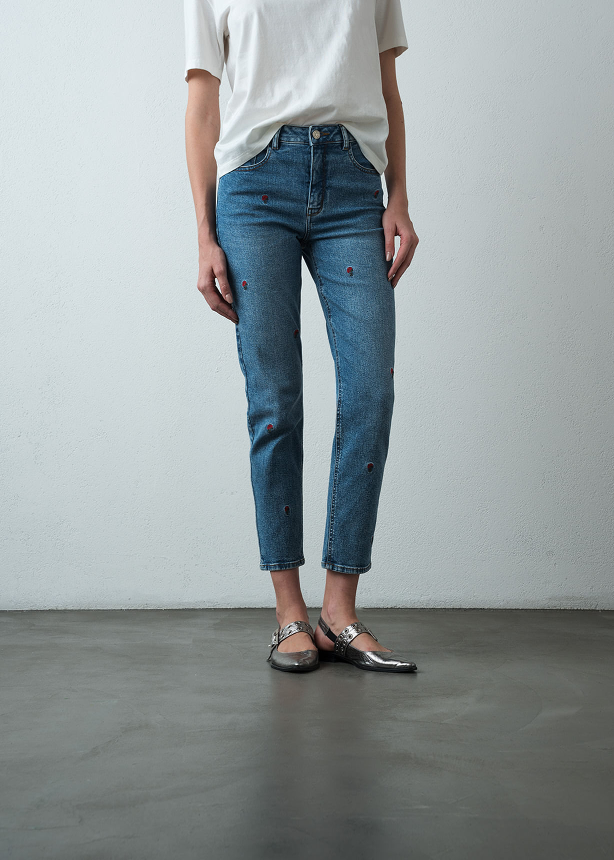 Jean Mom con bordados