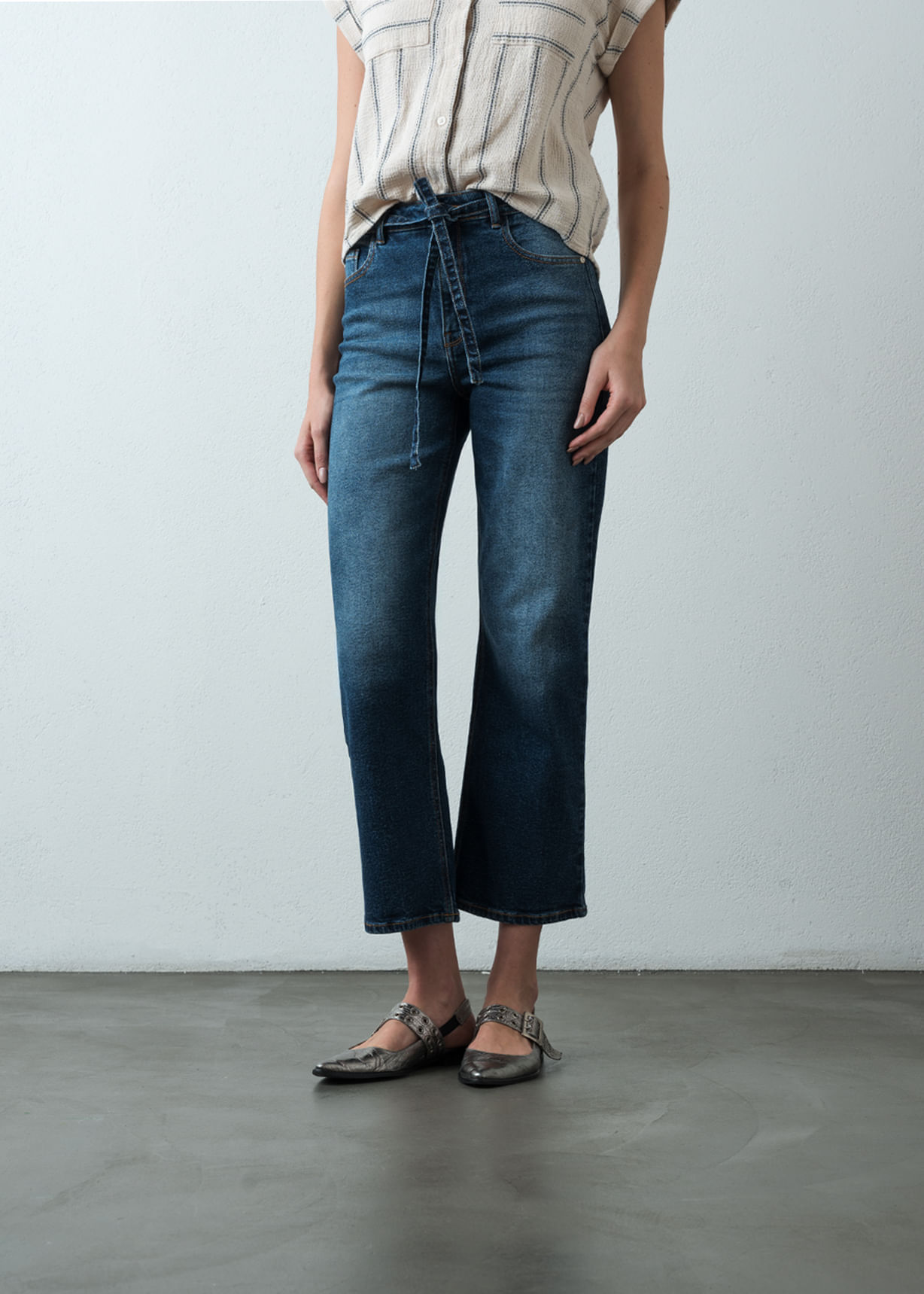 Jean Straight con cinturón