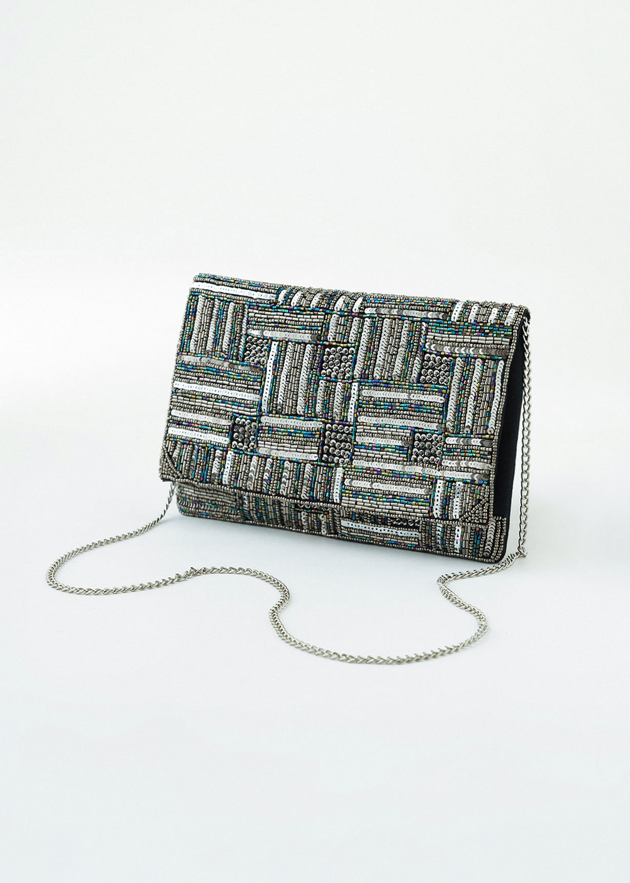 Bolso con apliques brillantes