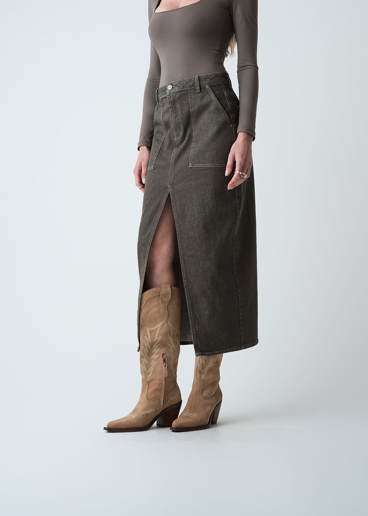 Falda larga con abertura