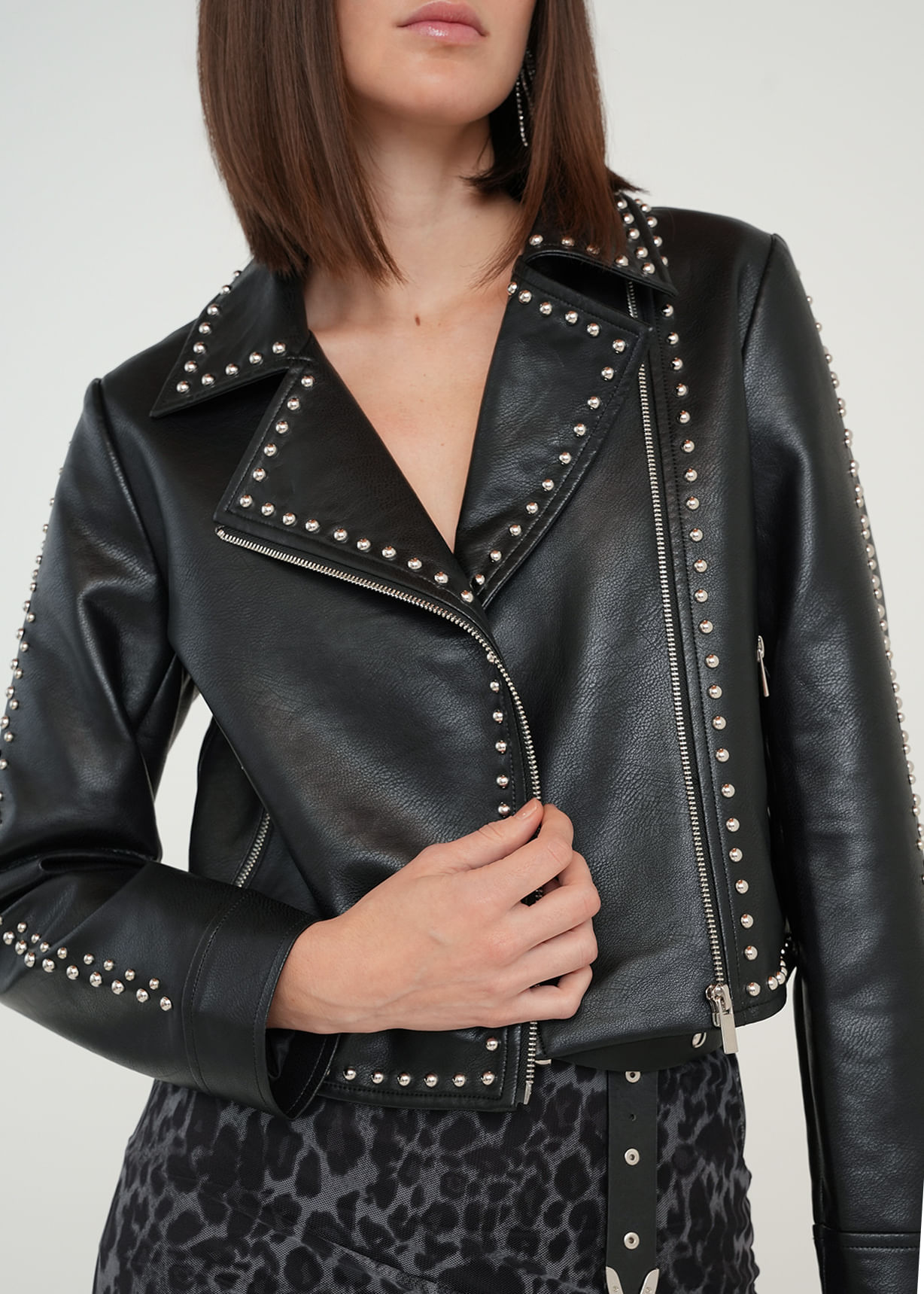 Chaqueta efecto cuero con taches