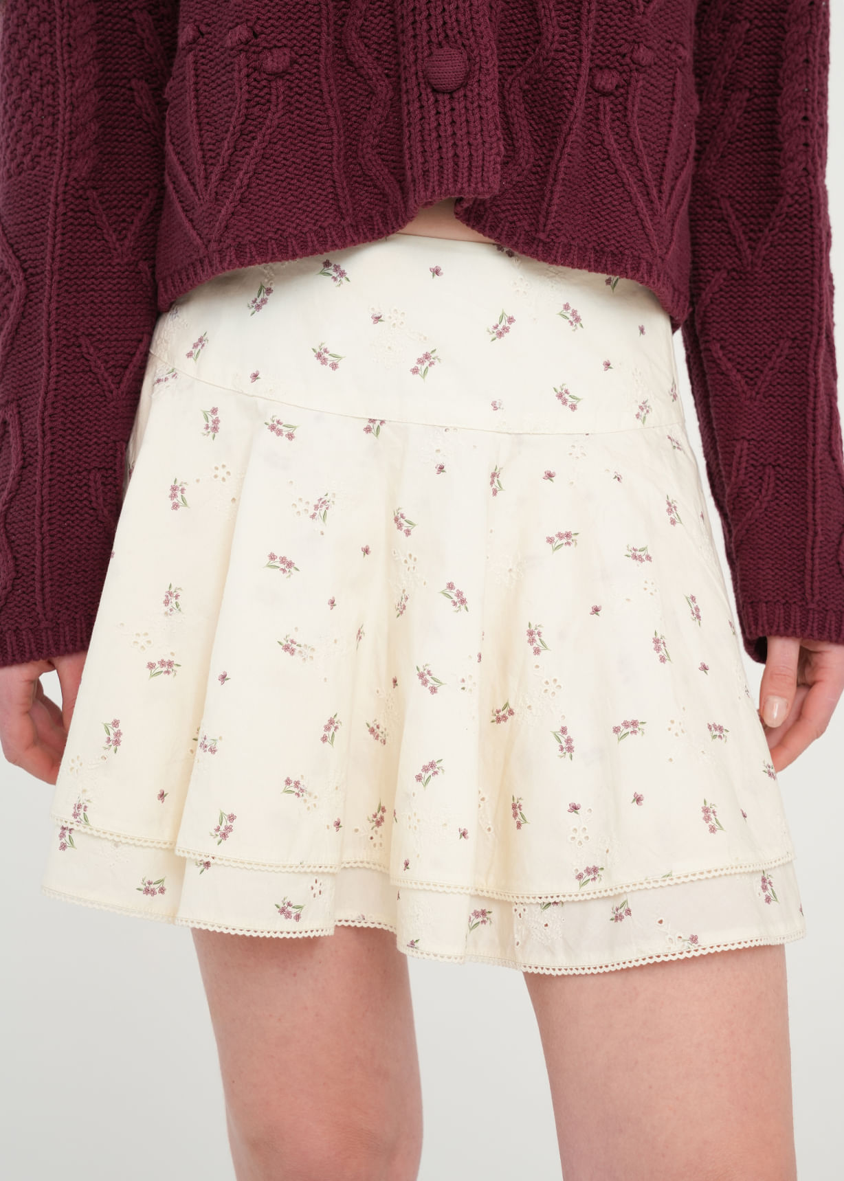 Falda corta de flores