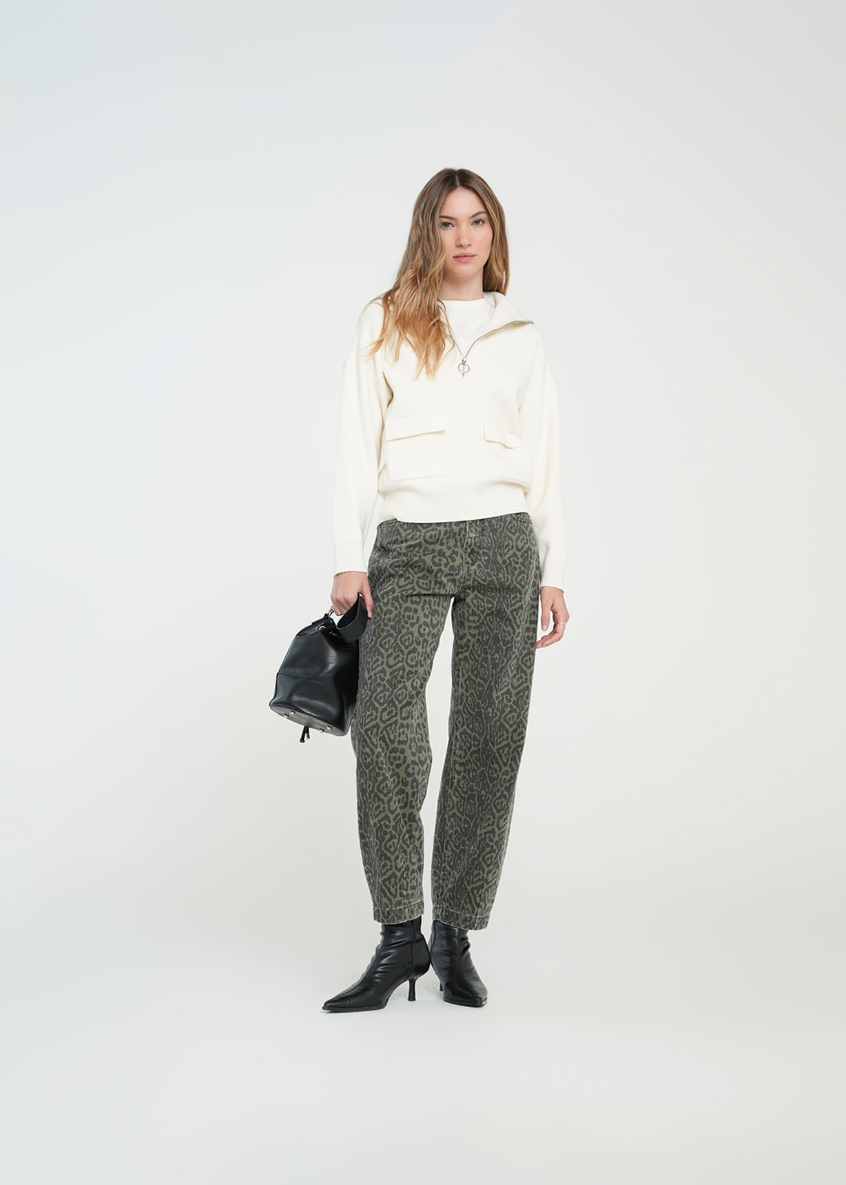 Buzo tejido con cierre