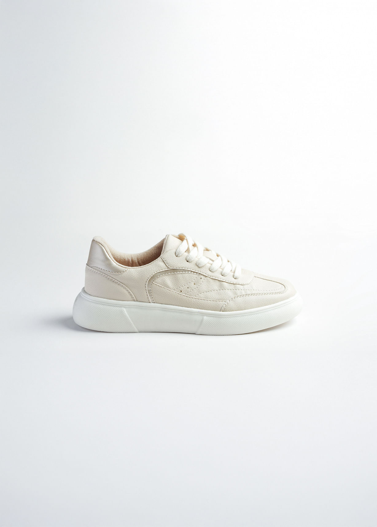 Tenis clásicos claros