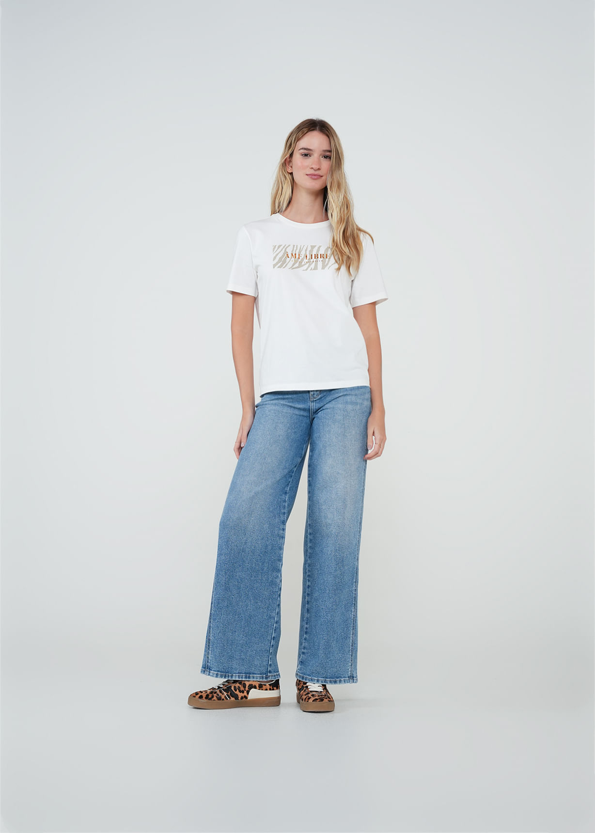 Camiseta con texto estampada