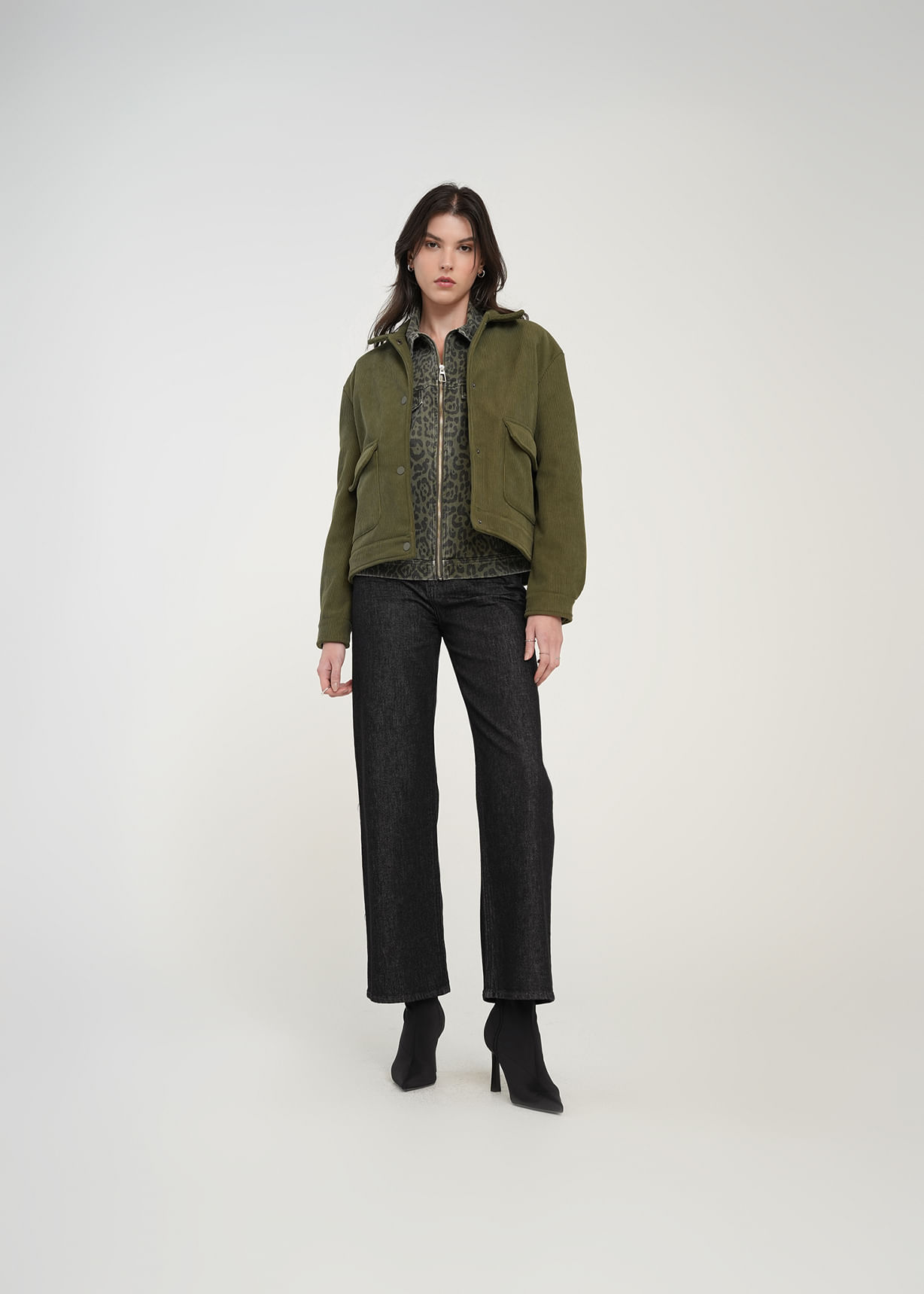 Chaqueta en corduroy con botones